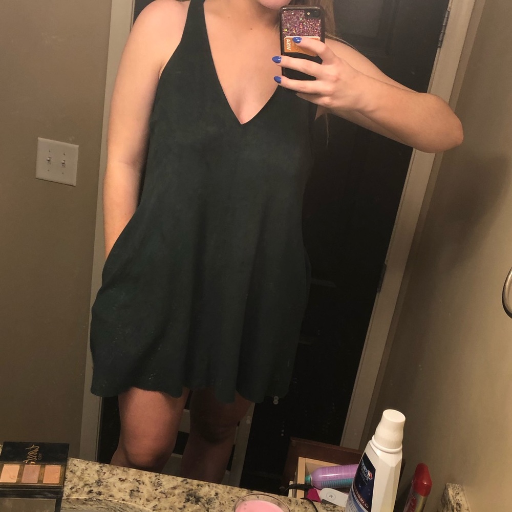 Velvet Forrest green dress with v neck and pockets